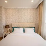 Luna Apartment- Vinhomes Central Park