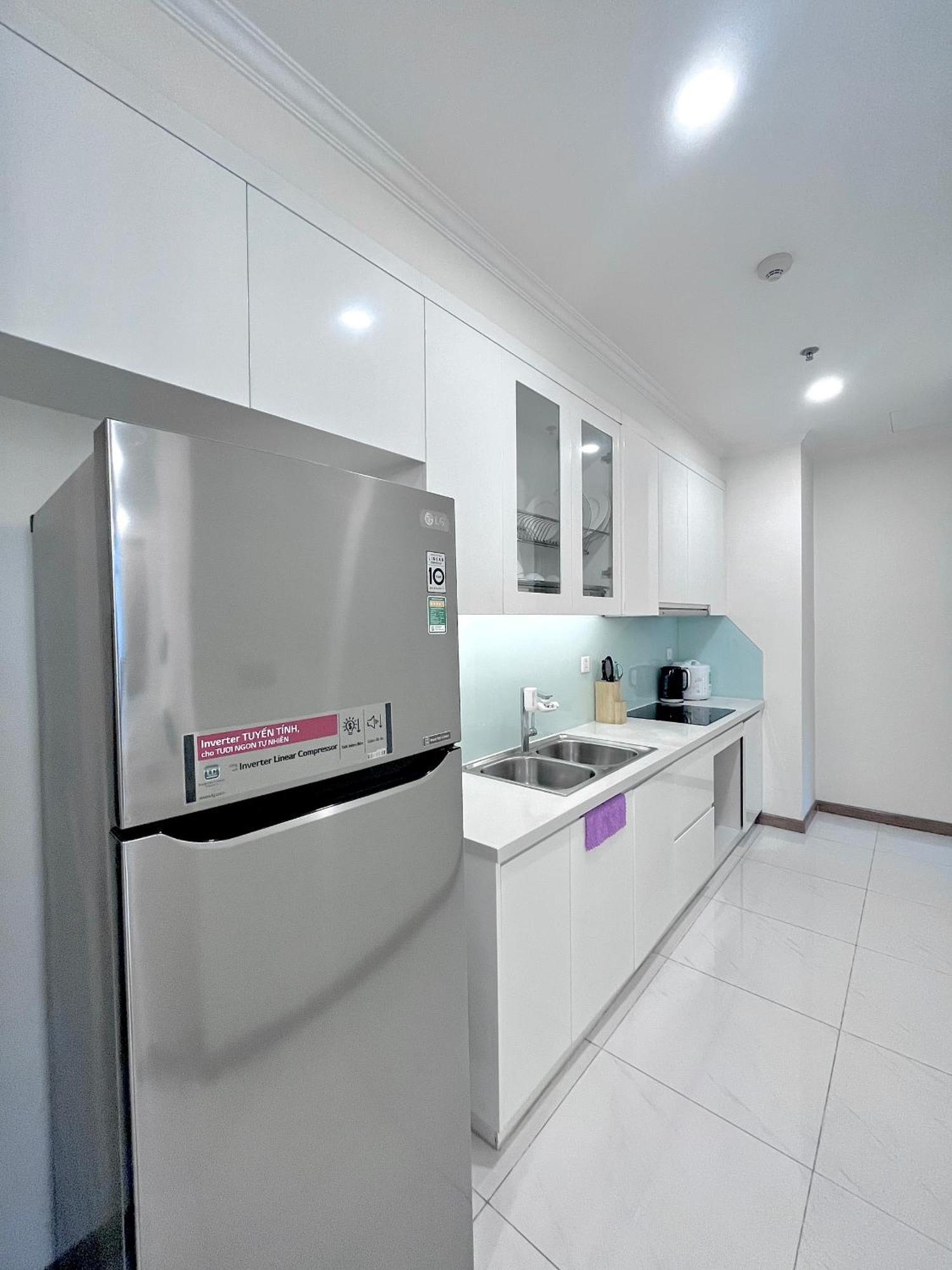 Luna Apartment- Vinhomes Park * TP. Hồ Chí Minh