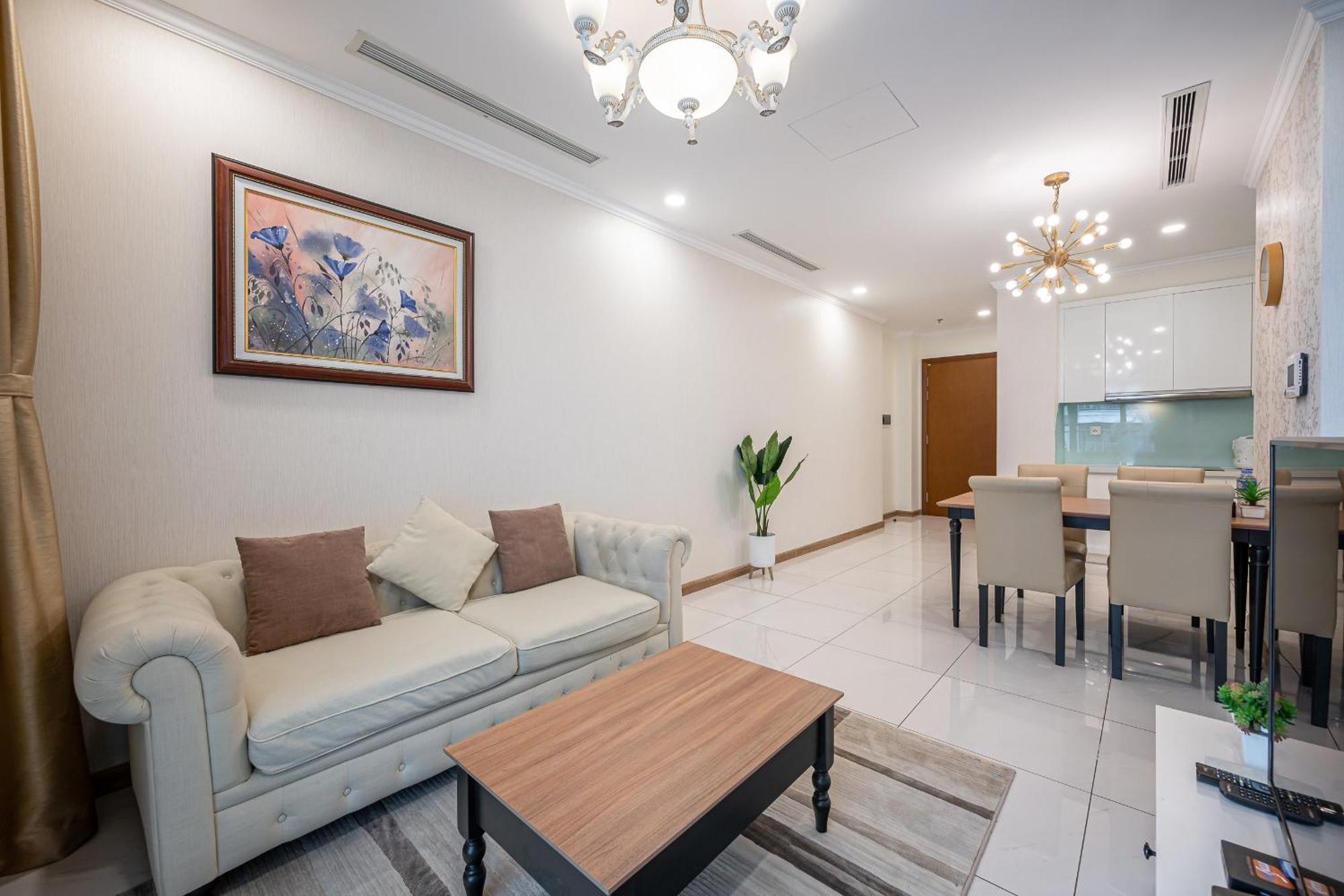 Luna Apartment- Vinhomes Park