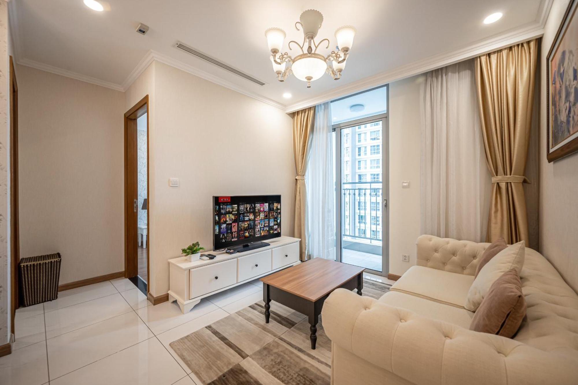 Luna Apartment- Vinhomes Park Căn hộ *