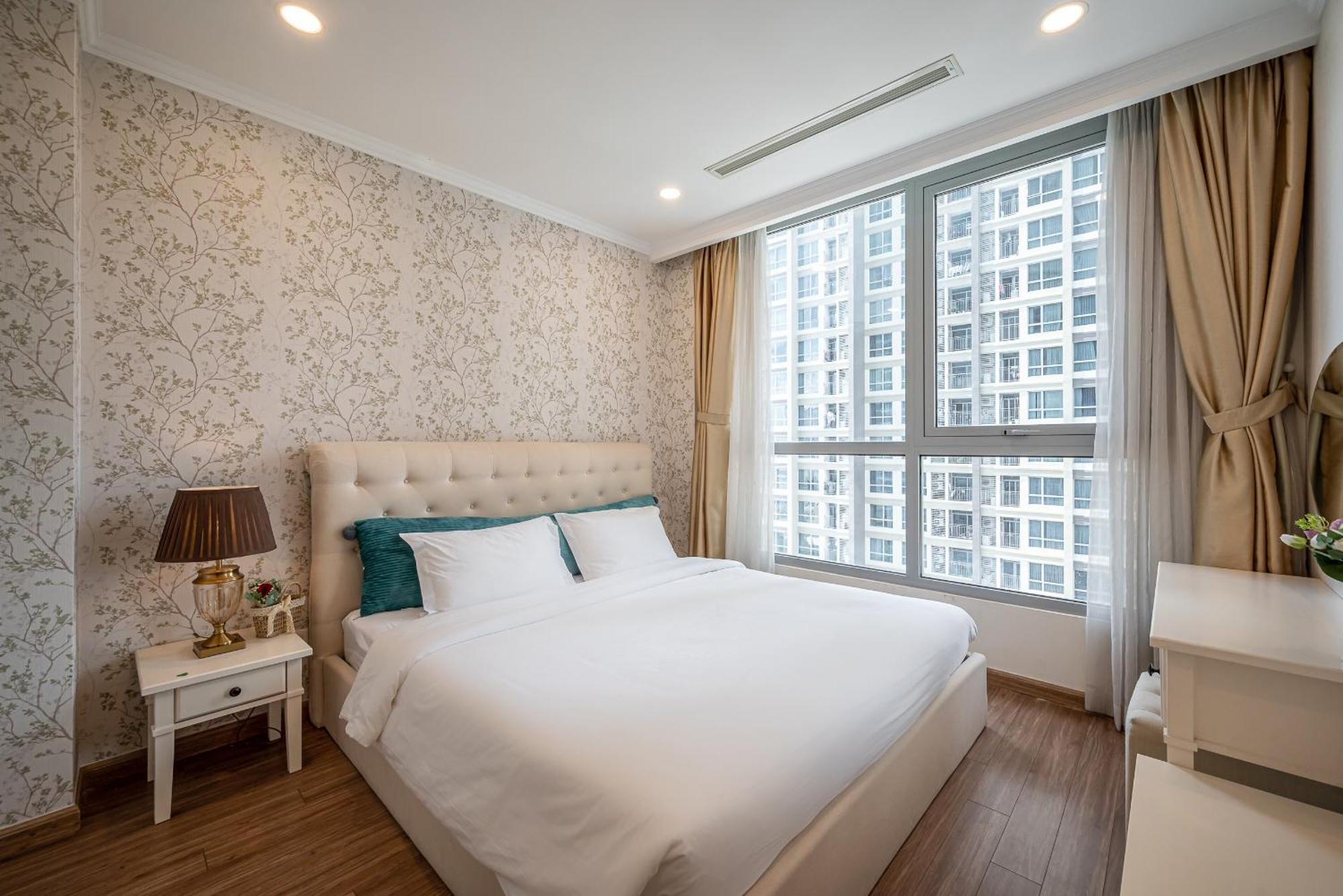 Luna Apartment- Vinhomes Park