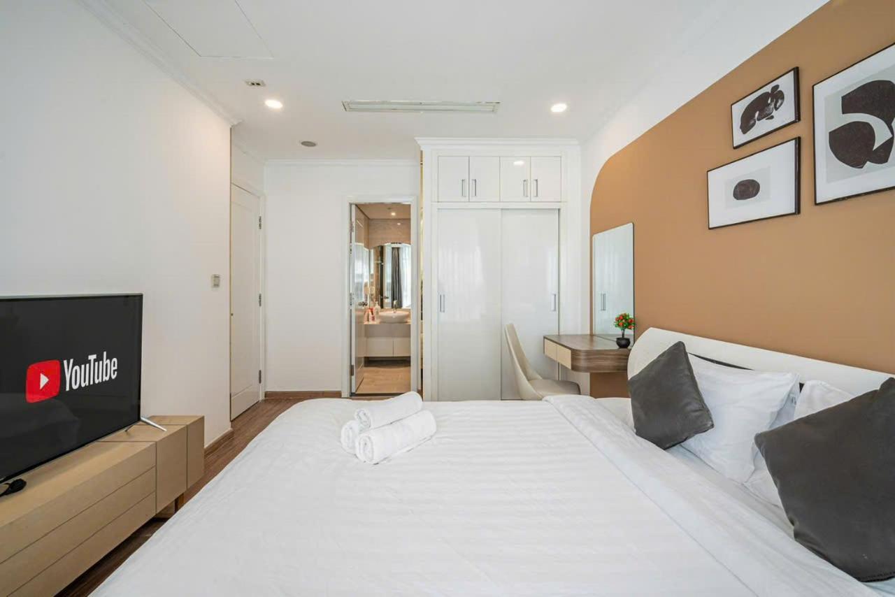 Luna Apartment- Vinhomes Park Căn hộ *