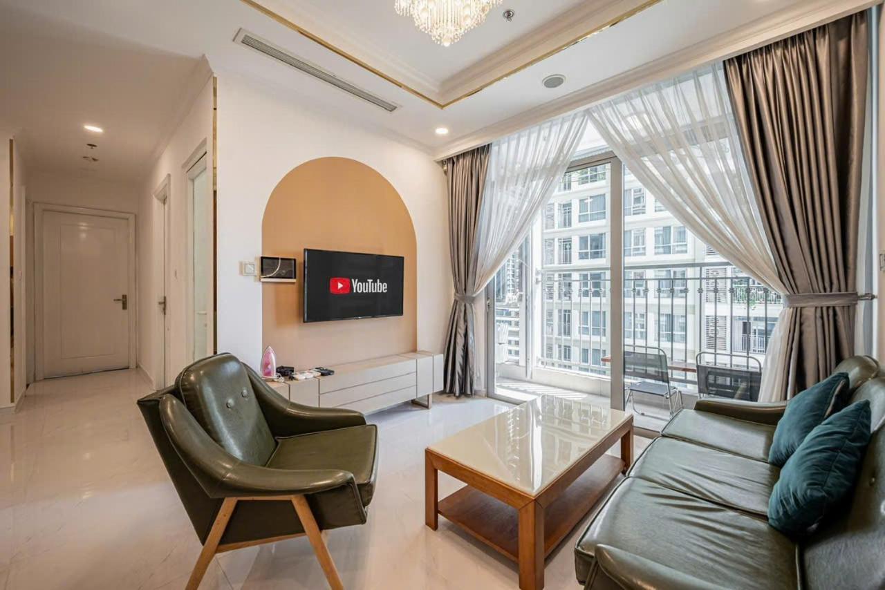 Luna Apartment- Vinhomes Park *
